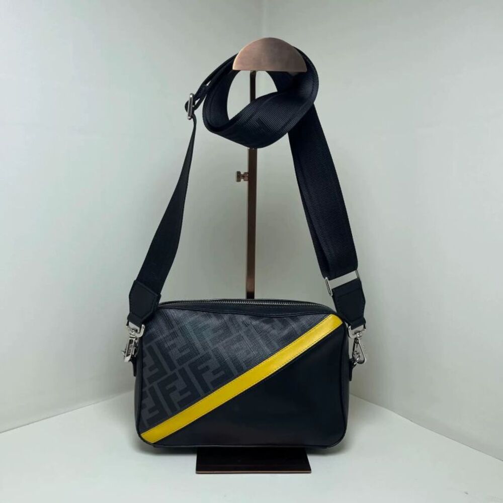 Fendi Women Pre-Loved Bag Very Good Condition